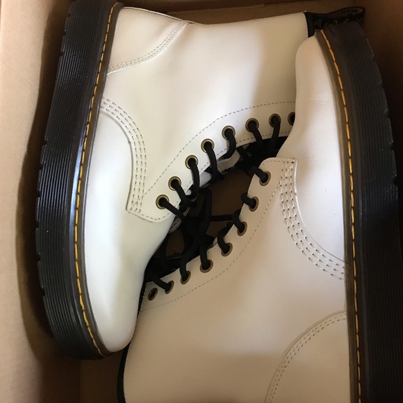Dr Martens White Combat Boots Women’s 7 - Picture 9 of 9